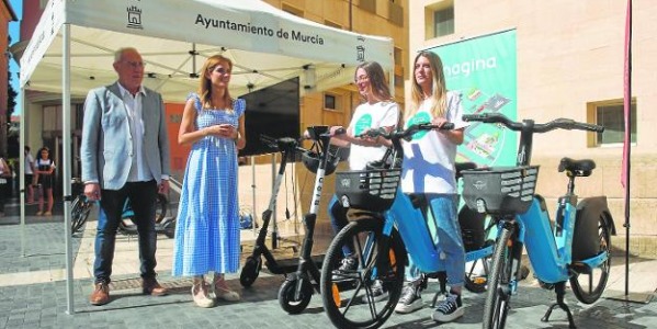 Medio millar de patinetes y bicis eléctricas se ofrecerán en alquiler a partir de septiembre en Murcia